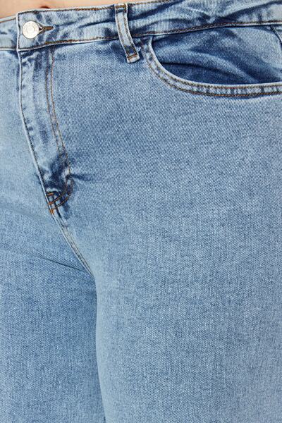 Trendyol Curve Světle modré špinavé široké nohavice s vysokým pasem, pohodlné velké džíny se širokými nohavicemi