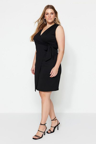 Trendyol Curve Black Double Breasted Tied Knitted Dress TBBSS23AH00075