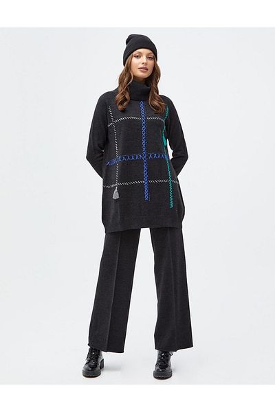 Kayra Turtleneck Black Knitwear Tunic - Sewing Detail