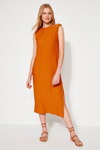 Trendyol Collection Orange gepolstertes Etuikleid/einfaches Midi-Strickkleid mit Falten TWOSS23EL00358