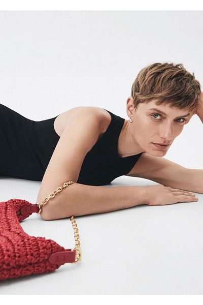 MANGO Woman Чанта през рамо от рафия
