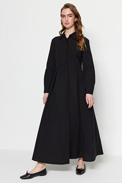 Trendyol Modest Černá skrytá kravata na zádech Detailní bavlněné tkané košilové šaty TCTSS23EB00082