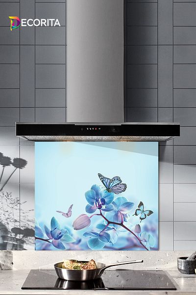 Decorita Protector de spate pentru aragaz din sticla |   Model de flori albastre și fluturi |   52 cm X 60 cm