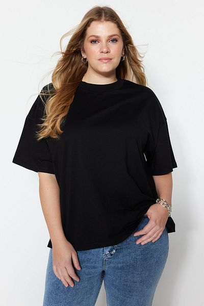 Trendyol Curve Schwarzes Strick-T-Shirt mit weiter Passform – gerippt, 100 % Baumwolle – TBBSS23BF00017
