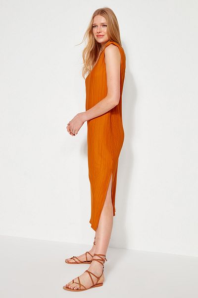 Trendyol Collection Orange gepolstertes Etuikleid/einfaches Midi-Strickkleid mit Falten TWOSS23EL00358