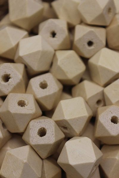 Hobimos 15mm Geometric Pattern Polished Polygonal Wood Beads 5Pcs