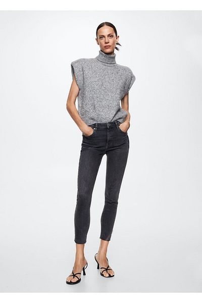 MANGO Woman Röhrenjeans mit kurzem Schnitt