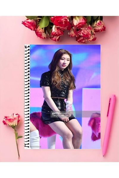 animeandyourworld Itzy Chaeryeong مقاس A4 مقاس 21*29 سم - دفتر ملاحظات كبير الحجم غير مبطن قطعة واحدة