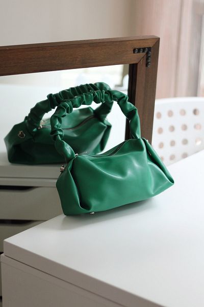 Moom Bag Γυναικεία τσάντα ώμου με πράσινη λαβή με μαλακό λουράκι