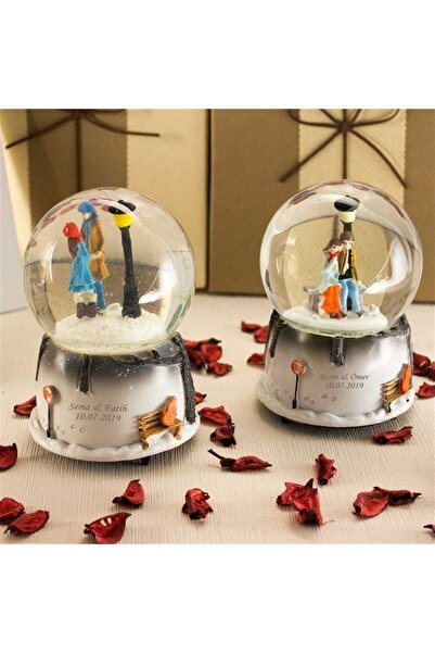 hediyeconcepti Isme Özel Sokak Lambası Ve Romantik Çift Temalı Püskürtmeli Mü...