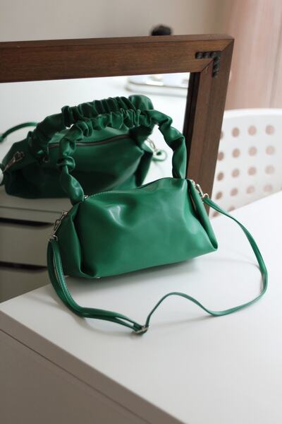 Moom Bag Women's Green Drawstring Shoulder Bag with Soft Straps