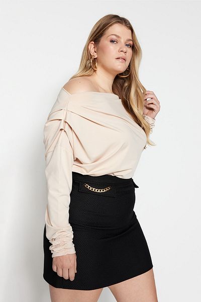 Trendyol Curve Stone Scuba Shoulder Detaillierte, flexible Strickbluse TBBAW23AF00010