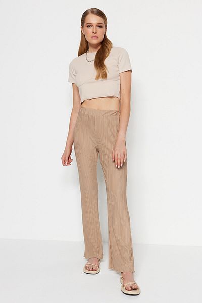 Trendyol Collection Nerzfarbene, plissierte, ausgestellte/spanische Strickhose mit hoher Taille TWOSS23PL00115