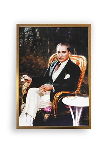 beedene Altın Çerçeveli Atatürk Portresi