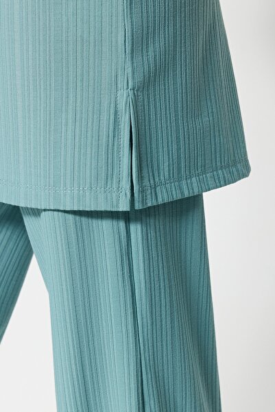 Trendyol Modest Πλεκτό κοστούμι με πλισέ τουνίκ-παντελόνι μέντας TCTSS23US00009