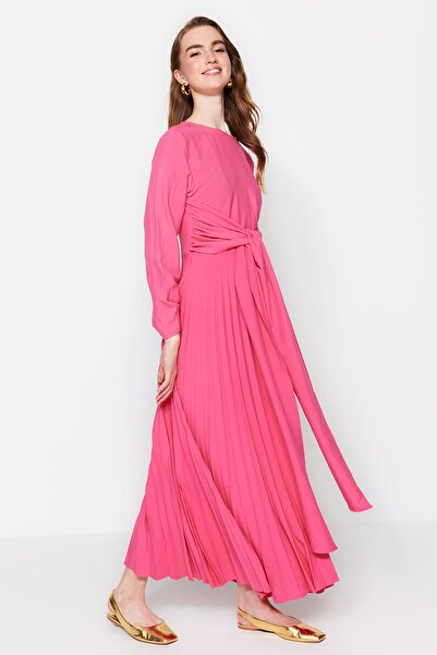 Trendyol Modest Ροζ φόρεμα με ζώνη με πλισέ TCTSS23DB00001
