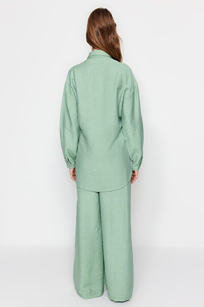 Trendyol Modest Khakifarbenes, gewebtes Hemd-Hosen-Set mit geraffter Taille TCTSS23US00095