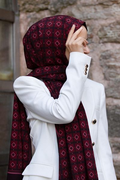 Vissona Γυναικείο πολυτελές μεταξωτό σάλι Medina Claret Red-1