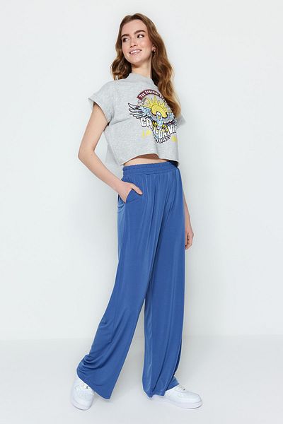 Trendyol Collection Magas derekú, nyújtható kötött – széles szárú indigó nadrág TWOSS23PL00129