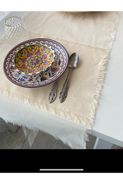 White Alamode Handcrafted Tassel Detailed Runner and Placemat Set