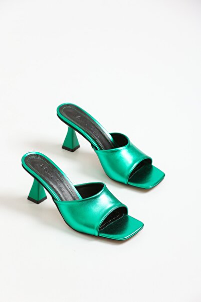 marinarosse شبشب نسائي من الجلد باللون الأخضر من Lena Metallic Zara