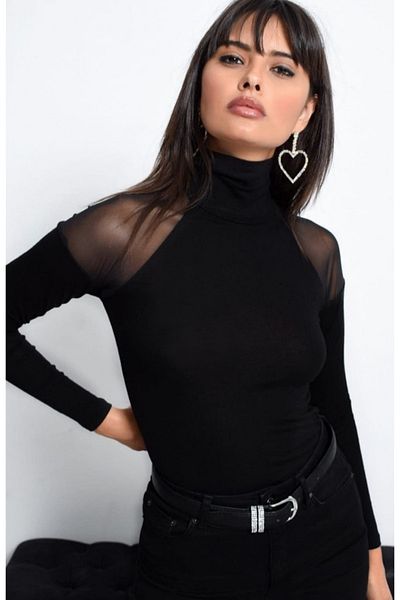 Esinty Bluză din tul negru cu umeri din țesătură căpșuni