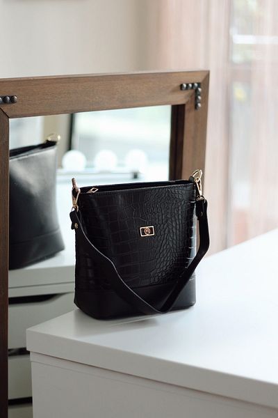 Moom Bag Geantă de umăr cu curea neagră pentru femei