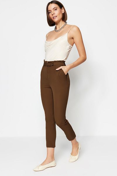 Trendyol Collection Hnědá mrkev Skinny pásek na nohy Detailně plisované tkané kalhoty TWOSS20PL0131