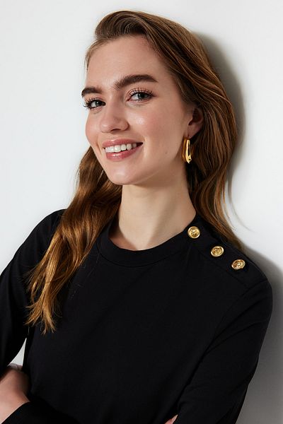Trendyol Modest Detailní pletené šaty na černém rameni TCTSS23EB00291