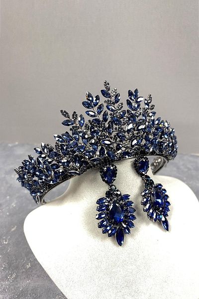 Hobigram Set de coroană de mireasă și cercei cu picătură Sezen Model 3D Henna albastru bleumarin – Coroană, piatră de cristal – Coroană