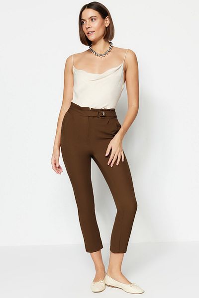 Trendyol Collection Hnědá mrkev Skinny pásek na nohy Detailně plisované tkané kalhoty TWOSS20PL0131