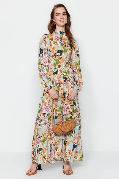 Trendyol Modest Vícebarevný květinový potisk skryté poloviční tkané šaty TCTSS23EB00187