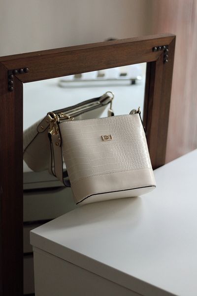Moom Bag Geantă de umăr cu curea crem pentru femei