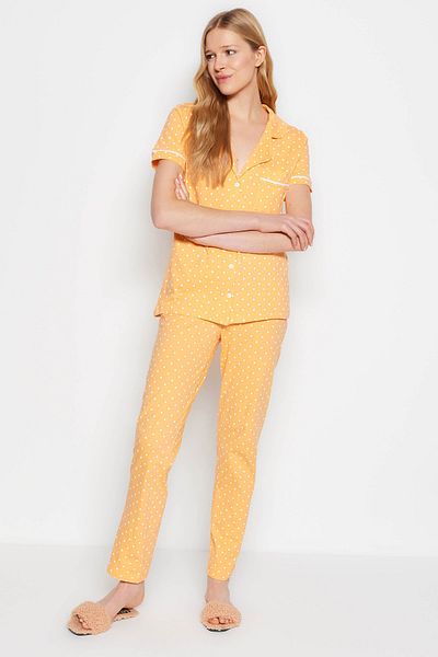 Trendyol Collection Bavlněný puntíkovaný pyžamový set košile a kalhot - broskvový detail, THMSS20PT0304