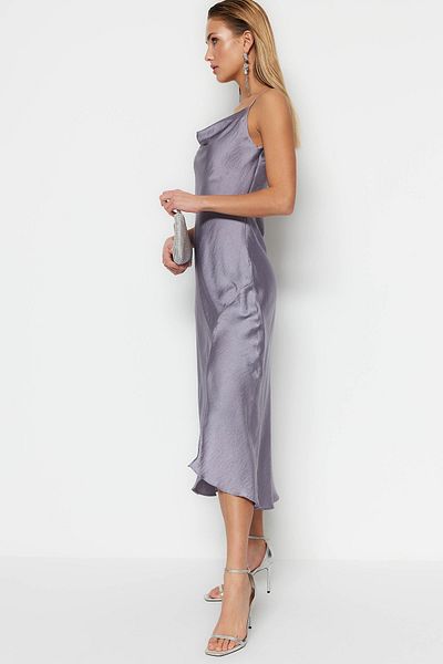 Trendyol Collection Abendkleid aus gewebtem Satin – Grau gefüttert, Abendkleid TPRSS19BB0058