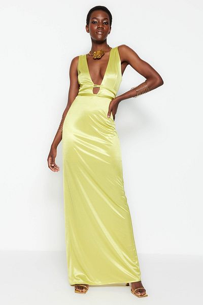 Trendyol Collection Πλεκτό παράθυρο με πράσινη επένδυση λαδιού/λεπτομερές σατέν μακρύ βραδινό φόρεμα TPRSS23AE00003