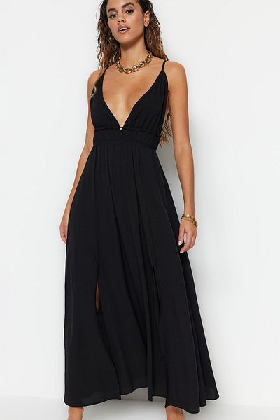 Trendyol Collection Schwarzes, gerafftes Maxi-Strandkleid aus Webstoff TBESS23EL00063