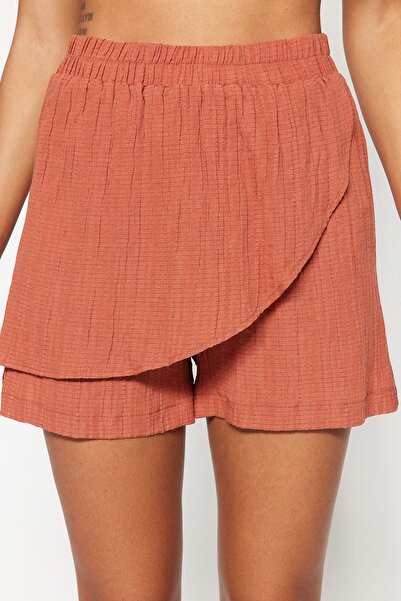 Trendyol Collection Hnědé tkané plážové šortky a bermudy TBESS23SR00018