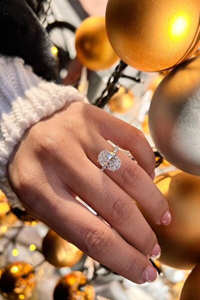 Laboratuvar Pırlantası Lp Işıklı Kutuda 3 Karat Oval Tektaş Yüzük