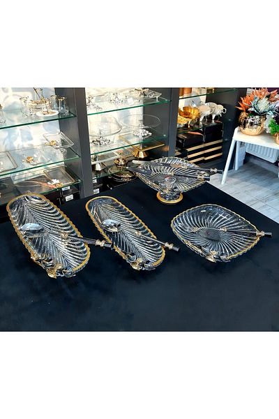 Santara مجموعة العرض التقديمي الرائعة ذات التصميم المخصص من Avangarde المكونة من 9 قطع باللون الذهبي المزين بالزهور