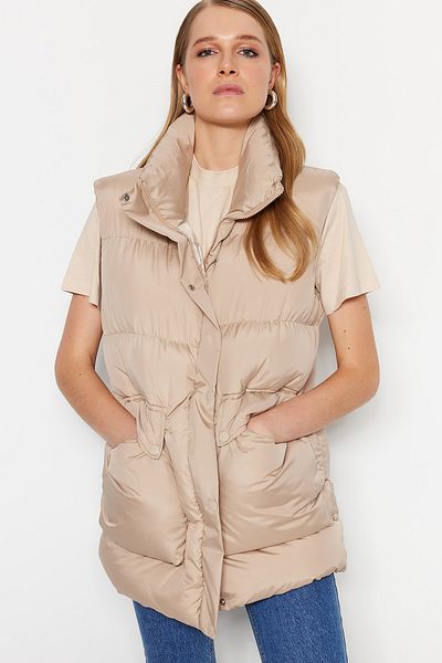 Trendyol Collection Weit geschnittene, übergroße Pufferweste mit Stehkragen in Stein TWOAW23YE00015