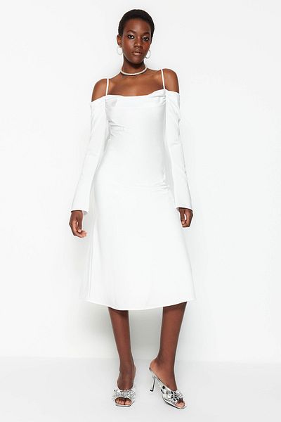Trendyol Collection Ecru gefüttertes gestricktes Hochzeits-/Hochzeits-Elegantes Abendkleid TPRSS23EL00142