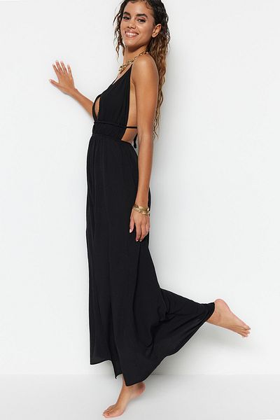 Trendyol Collection Schwarzes, gerafftes Maxi-Strandkleid aus Webstoff TBESS23EL00063