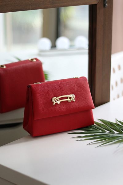 Moom Bag Geantă roșie pentru damă, cu lanț detaliat pentru accesorii