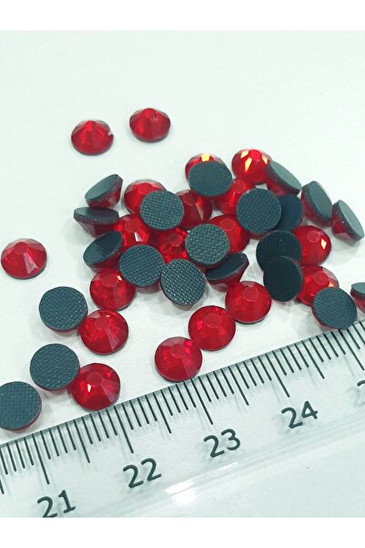 CRYSTALSHOP حجر لاصق مع مكواة Dmc Hotfix Ss30 باللون الأحمر - 25 جرام (220AD)