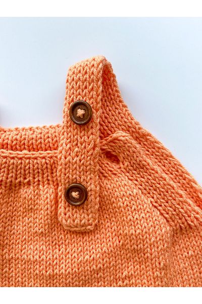 Le Petite Histoire Newborn Gift Set 0-3 Months - Knitted Romper, 4 Layer Muslin Baby Blanket and Washable Pacifier Strap