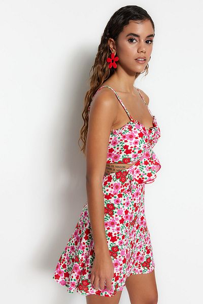 Trendyol Collection Geblümtes, gewebtes Mini-Strandkleid mit Cut-out/Fensterausschnitt TBESS21EL1054