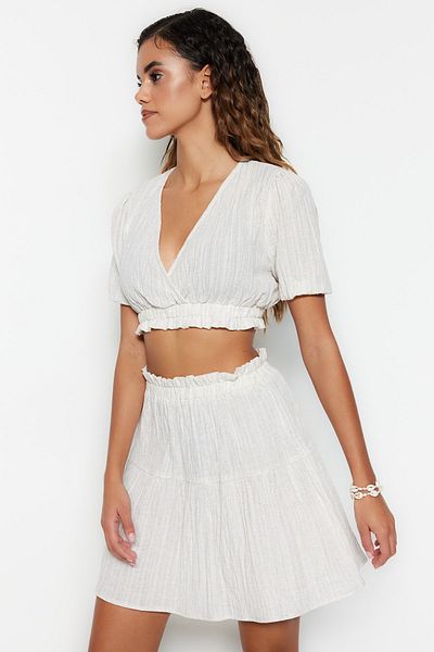 Trendyol Collection Ekrü szövésű blúz szoknya szett TBESS23AU00088