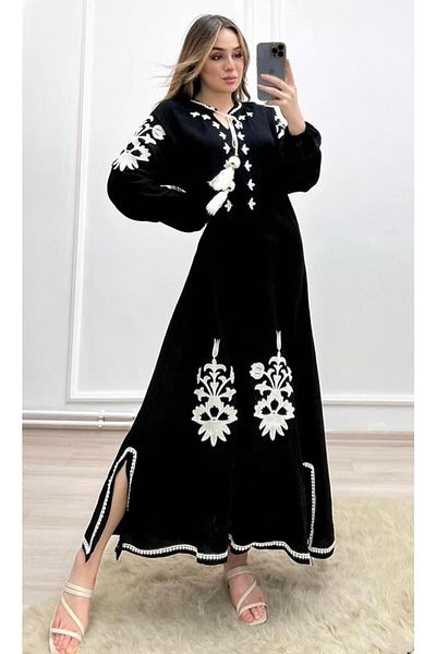 Miasista Rochie brodata cu pompon