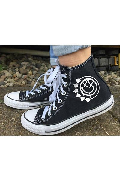 Touz Gothic Smile Printed Niiss Black Canvas Shoes